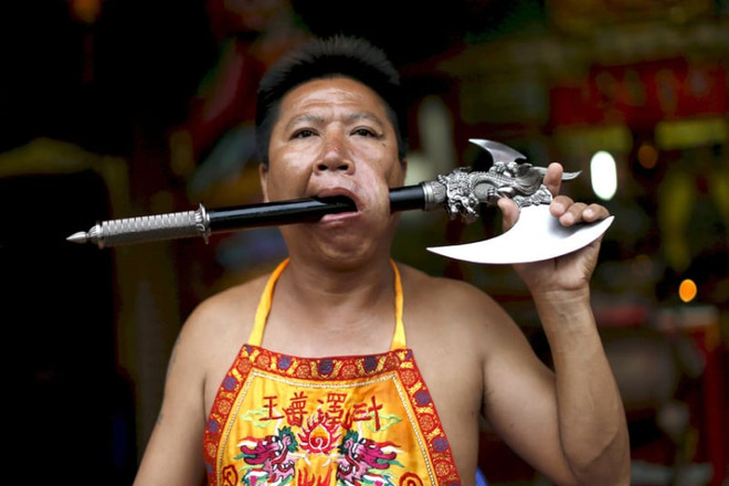 Lễ hội ăn chay kinh dị nhất Thái Lan không dành cho người yếu tim ảnh 14