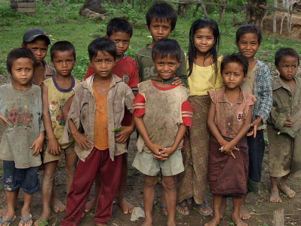 Chính phủ Lào sẽ chi 50 triệu USD để giảm đói nghèo đến năm 2019 ảnh 1