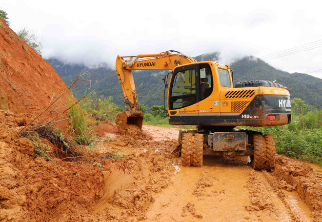 Khắc phục hậu quả mưa lũ ở phía Bắc: Khai thông nhiều tuyến quốc lộ ảnh 1