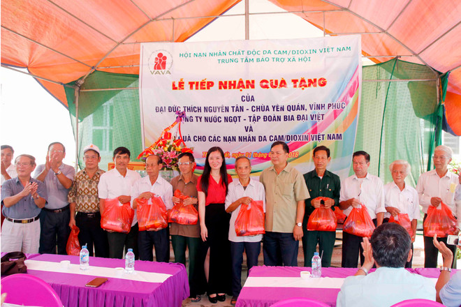 Tập đoàn Hương Sen tặng 350 suất quà cho các học sinh Nam Định ảnh 6