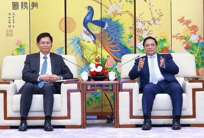 ttxvn_20241106_thu tuong pham minh chinh_tiep chu tich khu tu tri choang_tinh quang tay (3).jpg