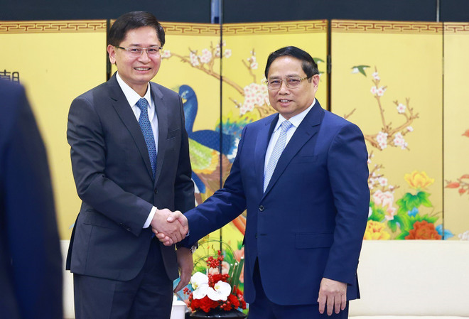 ttxvn_20241106_thu tuong pham minh chinh_tiep chu tich khu tu tri choang_tinh quang tay (2).jpg