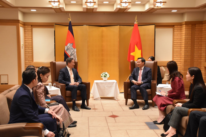 Phó Thủ tướng Lê Minh Khái tiếp Phó Thủ tướng Campuchia Sun Chanthol. (Ảnh: Nguyễn Tuyến/TTXVN) pho thu tuong le minh khai_tiep pho thu tuong campuchia.jpg