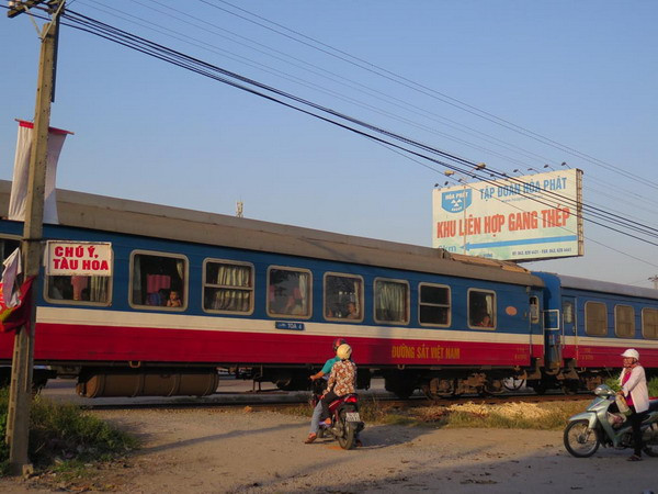 Hải Dương: Tàu hỏa va chạm xe máy, một người tử vong tại chỗ ảnh 1