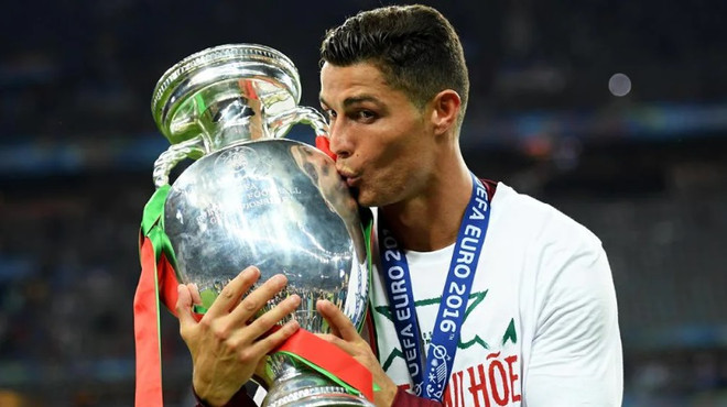 Ronaldo đứng trước cơ hội phá hàng loạt kỷ lục tại EURO 2020 ảnh 1