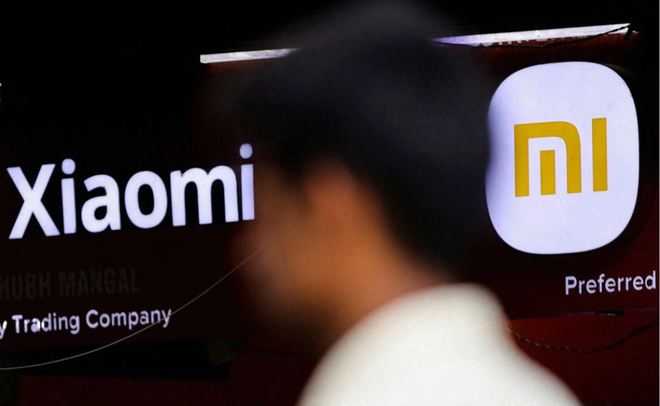 Bên ngoài một cửa hàng của Xiaomi ở Mumbai (Ấn Độ), ngày 11/5/2022. (Nguồn: reuters.com) Xiaomi lọt top các công ty có doanh số smartphone cao nhất thế giới ảnh 1