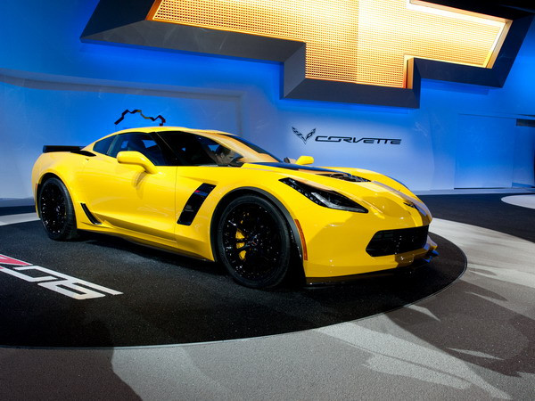 Chevrolet Corvette Z06 đời 2015 có giá từ 78.995 USD ảnh 1