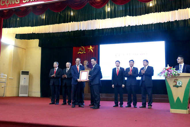 Đại học Lâm nghiệp nhận chứng nhận kiểm định chất lượng giáo dục ảnh 1