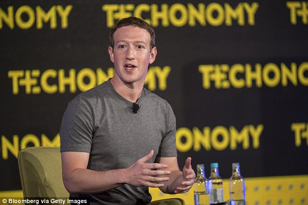 Nhà sáng lập Facebook Mark Zuckerberg. (Nguồn: Bloomberg) Zuckerberg lên tiếng trước cáo buộc Facebook trợ giúp D.Trump ảnh 1