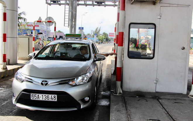 TP Hồ Chí Minh tạm ngưng và rà soát hai dự án BOT giao thông ảnh 1