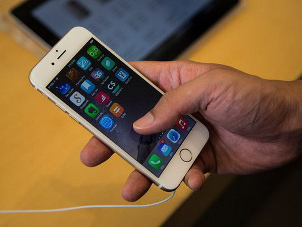 Các nhà đầu tư không hào hứng với việc Apple sắp ra iPhone mới ảnh 1