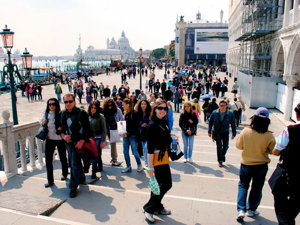 Italy thiệt hại hơn 30 tỷ euro mỗi năm vì nạn quan liêu ảnh 1