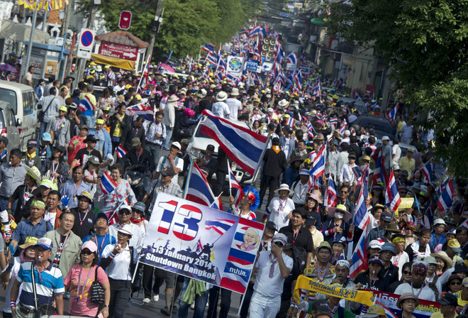 Phe đối lập ở Thái Lan biểu tình vào ngày 5/1 ở thủ đô Bangkok. (Nguồn: AFP/TTXVN) Thái Lan: Nổ súng tại điểm biểu tình, 7 người bị thương ảnh 1