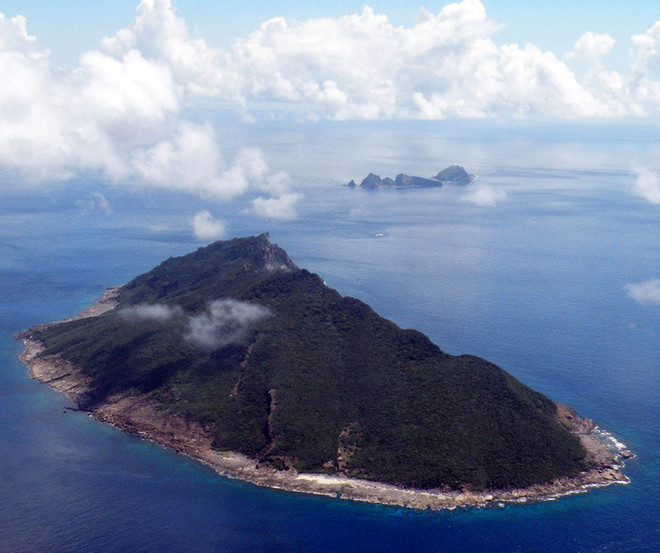 Quần đảo tranh chấp trên biển Hoa Đông mà Nhật Bản gọi là Senkaku còn Trung Quốc gọi là Điếu Ngư, ngày 15/9/2010. (Nguồn: AFP/TTXVN) Nhật Bản ghi đảo tranh chấp với Hàn, Trung vào SGK ảnh 1