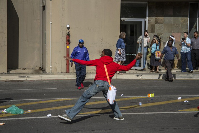 Tòa án Nam Phi xét xử sinh viên biểu tình đòi cải cách giáo dục ảnh 1