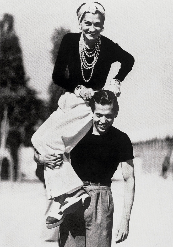 Đôi giày Chanel hai tông mở cuộc cách mạng cho đôi chân phái đẹp ảnh 1