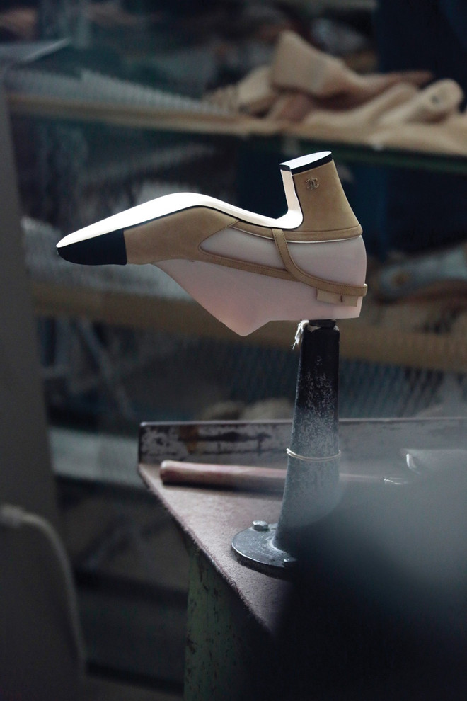 Đôi giày Chanel hai tông mở cuộc cách mạng cho đôi chân phái đẹp ảnh 7