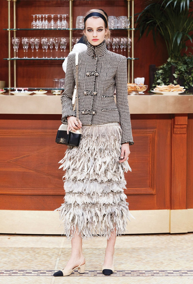 Đôi giày Chanel hai tông mở cuộc cách mạng cho đôi chân phái đẹp ảnh 4