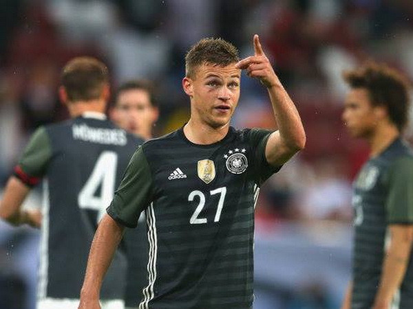 Joshua Kimmich - Con át chủ bài của Joachim Löw cho hàng thủ? ảnh 3