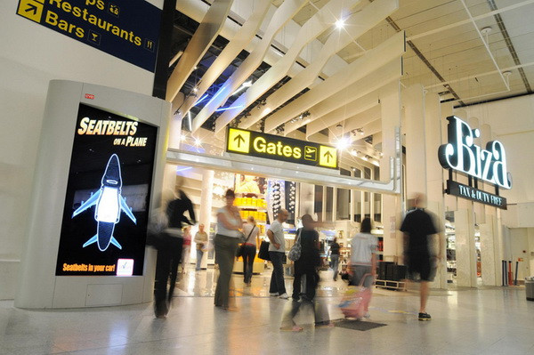 Lĩnh vực hàng không thế giới hưởng lợi khi dầu mỏ giảm giá ảnh 1