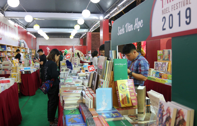 Hơn 60.000 sách quốc văn, ngoại văn trưng bày tại Lễ hội sách FAHASA ảnh 1