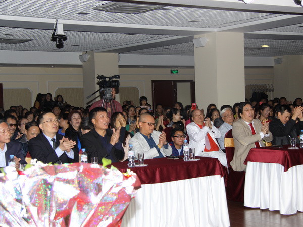 Sống lại tuổi trẻ với "Thu về trên đất mẹ" ở Xứ sở Bạch Dương ảnh 2