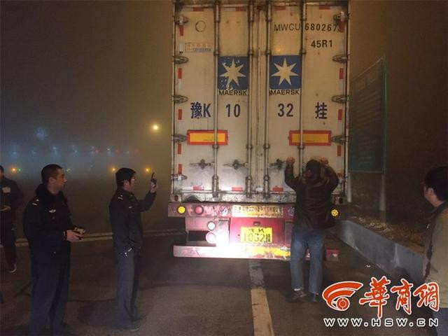 Ghê rợn 20 tấn thịt bốc mùi hôi thối đang trên đường đi tiêu thụ ảnh 2