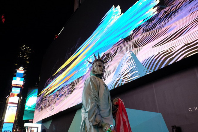 Mỹ: Quảng trường Thời Đại rực rỡ với màn hình quảng cáo khổng lồ ảnh 1