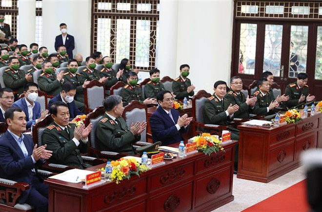 Thủ tướng thăm và chúc Tết các lực lượng Công an nhân dân ảnh 2