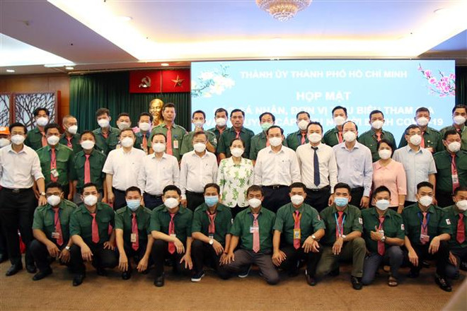 TP.HCM tri ân cá nhân, đơn vị vận chuyển cấp cứu người bệnh COVID-19 ảnh 3