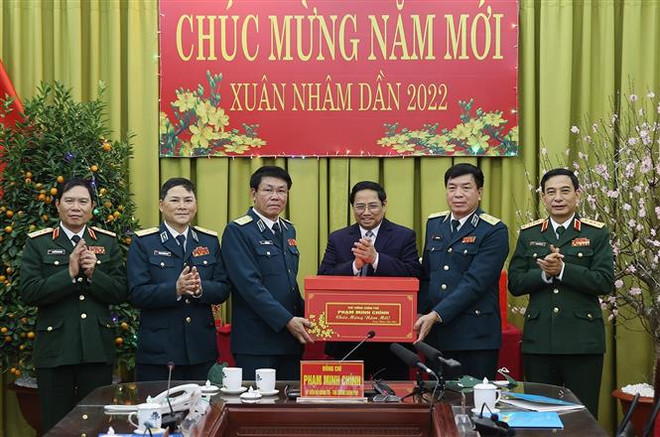 Thủ tướng Phạm Minh Chính chúc Tết Quân chủng Phòng không-Không quân ảnh 2