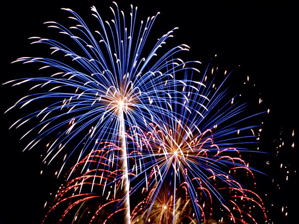 [Video] Pháo hoa nghệ thuật kỷ niệm Ngày thống nhất đất nước ảnh 1