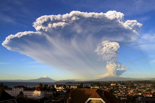 [Photo] Núi lửa Calbuco ở Chile phun trào lần đầu tiên sau 42 năm ảnh 2