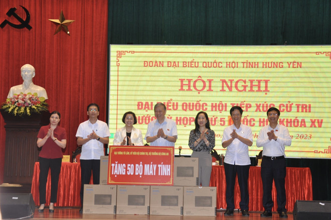 Bộ trưởng Bộ Công an Tô Lâm tiếp xúc cử tri tại tỉnh Hưng Yên ảnh 3