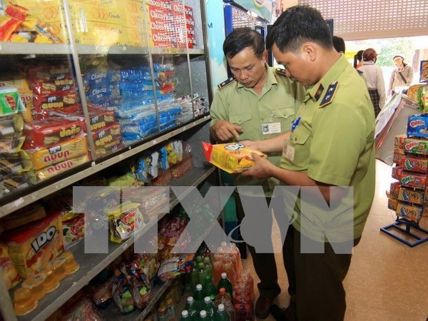 Tổng cục Thuế yêu cầu báo cáo việc quản lý với hàng hóa xách tay ảnh 1