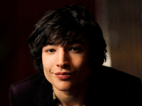 Ezra Miller sẽ đóng vai siêu anh hùng "nhanh nhất hành tinh" ảnh 1