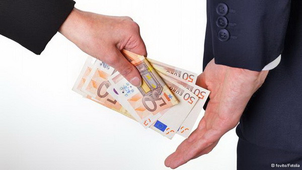 Italy: 1/3 số doanh nghiệp vừa và nhỏ thừa nhận đưa hối lộ ảnh 1