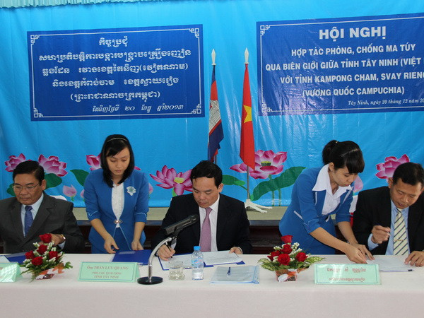 Hợp tác kiểm soát ma túy biên giới Việt Nam-Campuchia ảnh 1