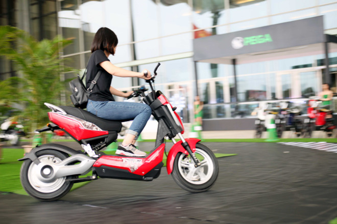 Xe điện độc đáo với chế độ lùi cùng khả năng chống nước ảnh 10