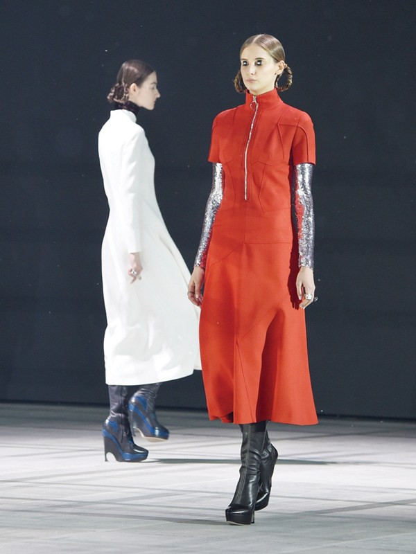 Mãn nhãn với bộ sưu tập Chớm Thu 2015 dí dỏm và độc đáo của Dior ảnh 4