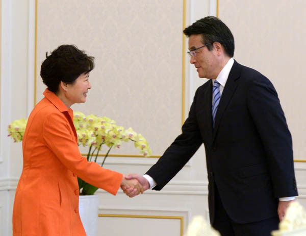 Tổng thống Hàn Quốc tiếp lãnh đạo đảng đối lập Nhật Bản ảnh 1