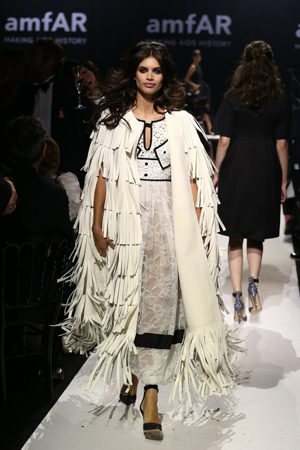 Những gương mặt hứa hẹn sẽ tỏa sáng trên sàn catwalk 2015 ảnh 13