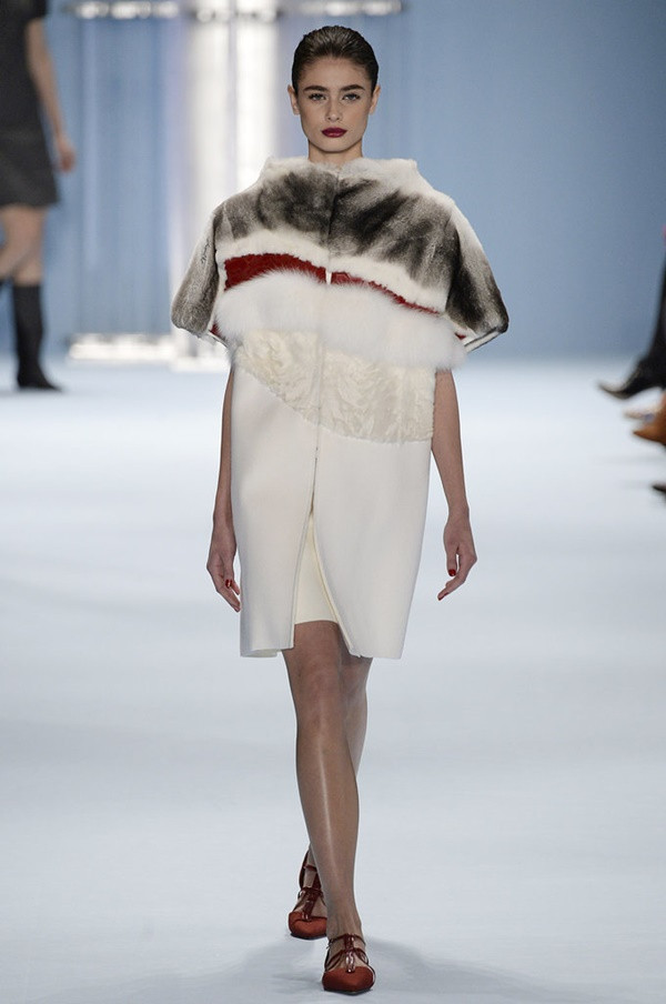 Những gương mặt hứa hẹn sẽ tỏa sáng trên sàn catwalk 2015 ảnh 1