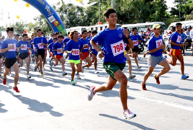 Gần 1.000 vận động viên dự giải việt dã leo núi toàn quốc mở rộng ảnh 1