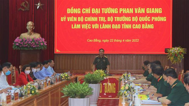 Bộ trưởng Bộ Quốc phòng Phan Văn Giang làm việc với Tỉnh ủy Cao Bằng ảnh 1