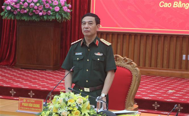 Bộ trưởng Bộ Quốc phòng Phan Văn Giang làm việc với Tỉnh ủy Cao Bằng ảnh 2