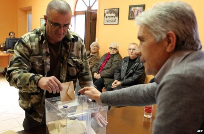 Bầu cử ở Pháp: Đảng của cựu tổng thống Sarkozy dẫn đầu ảnh 1