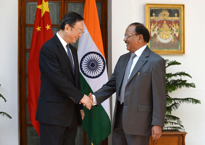 Trung Quốc, Ấn Độ cam kết đảm bảo hòa bình khu vực biên giới ảnh 1