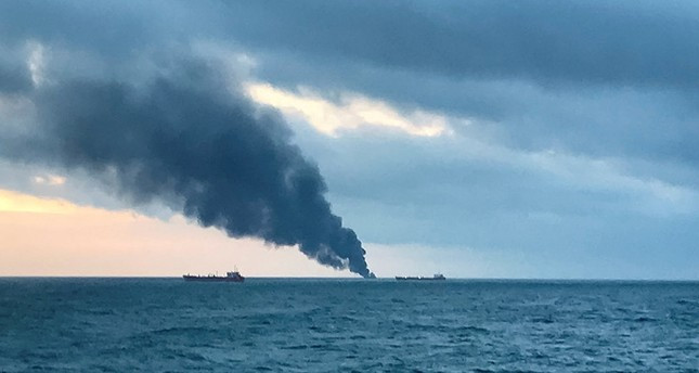 Nga: 11 người thiệt mạng trong vụ cháy tàu ở eo biển Kerch ảnh 1