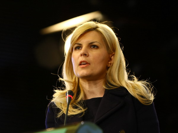 Romania: Bắt cựu Bộ trưởng Du lịch vì tội lạm quyền lực và rửa tiền ảnh 1